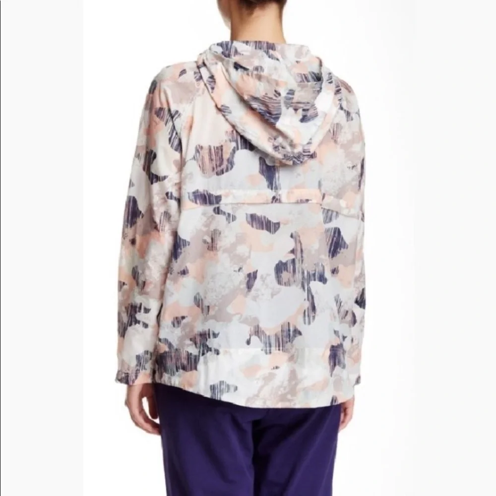 NYDJ printed light weight cami wind breaker - Picture 3 of 3